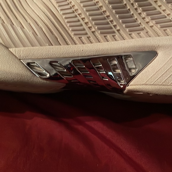 Women’s K-Swiss size 9 - Picture 7 of 9